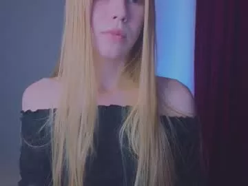 Hihi_im_chloe from Chaturbate