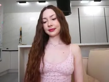 Holyhee from Chaturbate