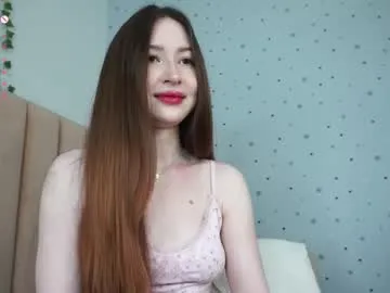 Holyhee from Chaturbate