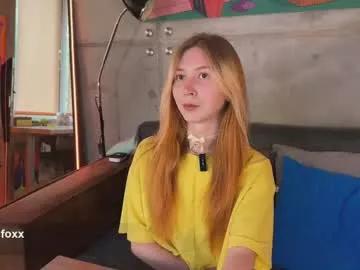 Izi_fox from Chaturbate