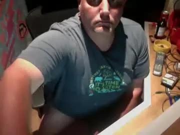 Jonnyfreesolo from Chaturbate