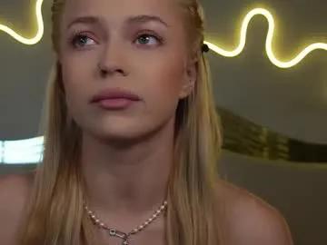 kelly_peachpiee from Chaturbate is Freechat