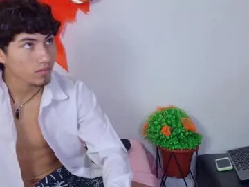 laura_and_kevin from Chaturbate is Freechat
