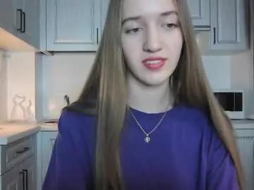 Leslie_my_lovee from Chaturbate
