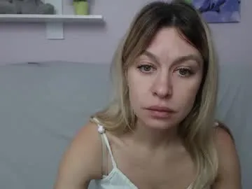 little_milf_ from Chaturbate is Freechat