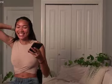 Littlemiss_kira from Chaturbate