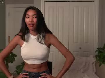 Littlemiss_kira from Chaturbate