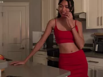 Littlemiss_kira from Chaturbate