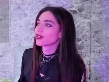 Maevekuro from Chaturbate