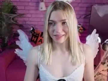 Margo_robbbie from Chaturbate
