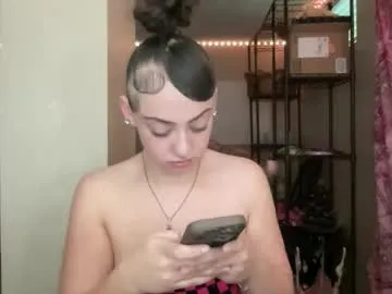 Misscognacwoods from Chaturbate