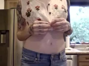 Missmoonmagic13 from Chaturbate