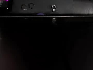Mom_17 from Chaturbate