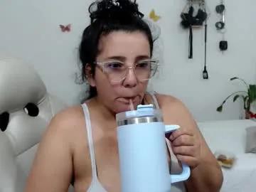 Mom_17 from Chaturbate