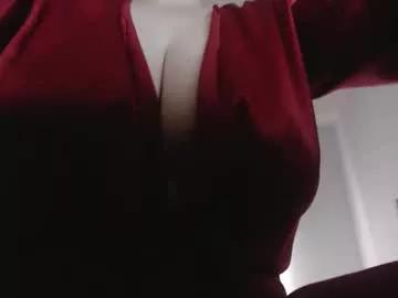 Mommyissuess_ from Chaturbate
