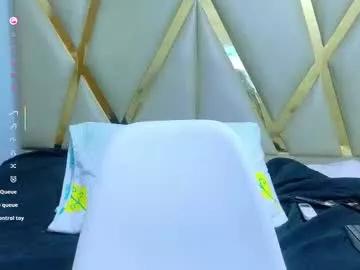 Mommyissuess_ from Chaturbate