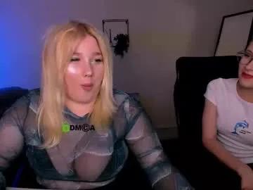 mona_cloud on Chaturbate