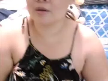 Prettynhing from Chaturbate