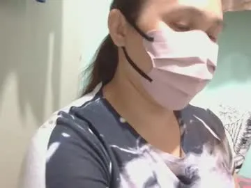 Prettynhing from Chaturbate