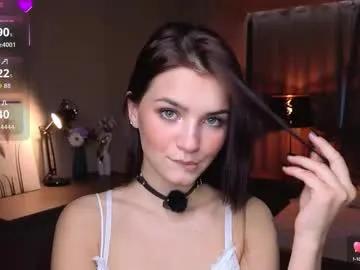 Synne_glows from Chaturbate