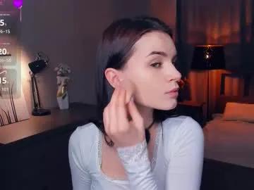 Synne_glows from Chaturbate