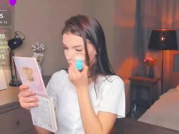 Synne_glows from Chaturbate