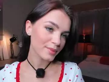 Synne_glows from Chaturbate
