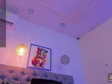 Tiffany_hot19_ from Chaturbate