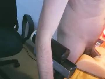 Toohugeandstonedxoxo from Chaturbate