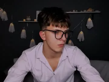 travis_wolf_ from Chaturbate is Freechat