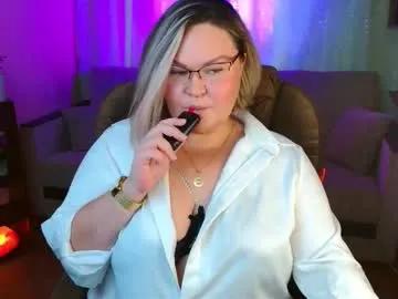vivien__wet from Chaturbate