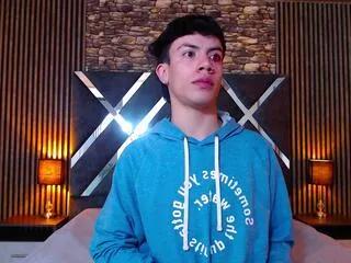 aaron_blink from Flirt4Free is Freechat