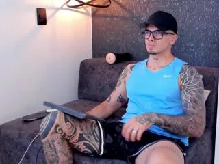 Alex_le from Flirt4Free