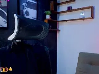 andreww_brownn from Flirt4Free is Freechat