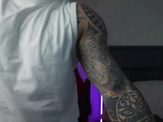 Andy_damon from Flirt4Free