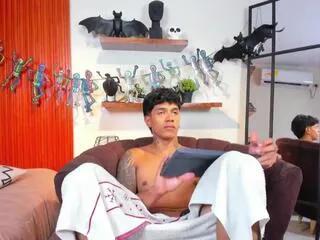 aress_damon from Flirt4Free is Freechat