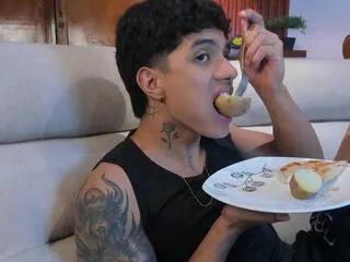 aress_damon from Flirt4Free is Freechat