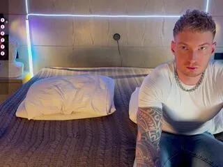 art_kris from Flirt4Free is Freechat