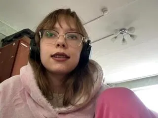 Beatris_chaplean from Flirt4Free