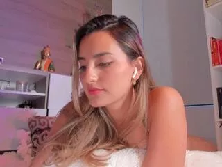 Bella_jonnes from Flirt4Free