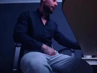 brian_hunt from Flirt4Free is Freechat