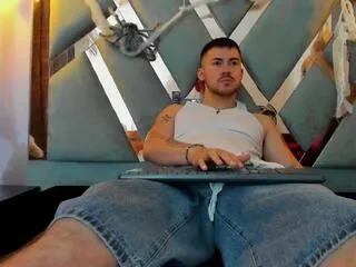 brunno_walkerr from Flirt4Free is Freechat