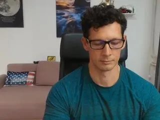 Brutus_k from Flirt4Free