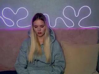 caroline_hyland from Flirt4Free is Freechat