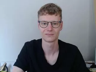 Charley_parks from Flirt4Free