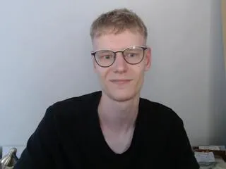 Charley_parks from Flirt4Free