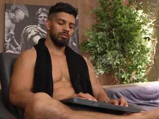 Dann_saenz from Flirt4Free