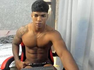 dominnic_strong from Flirt4Free is Away