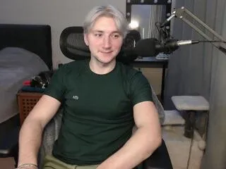 elvin_vaenight from Flirt4Free is Freechat