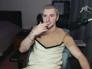 elvin_vaenight from Flirt4Free is Freechat